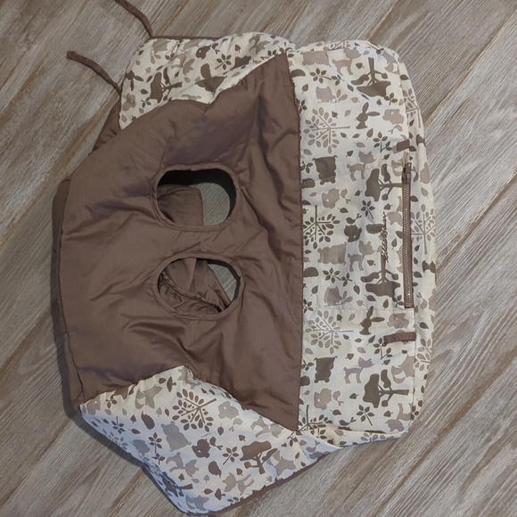 Deluxe Eddie Bauer shopping cart cover. Woodland creature print neutral colors - Picture 4 of 6